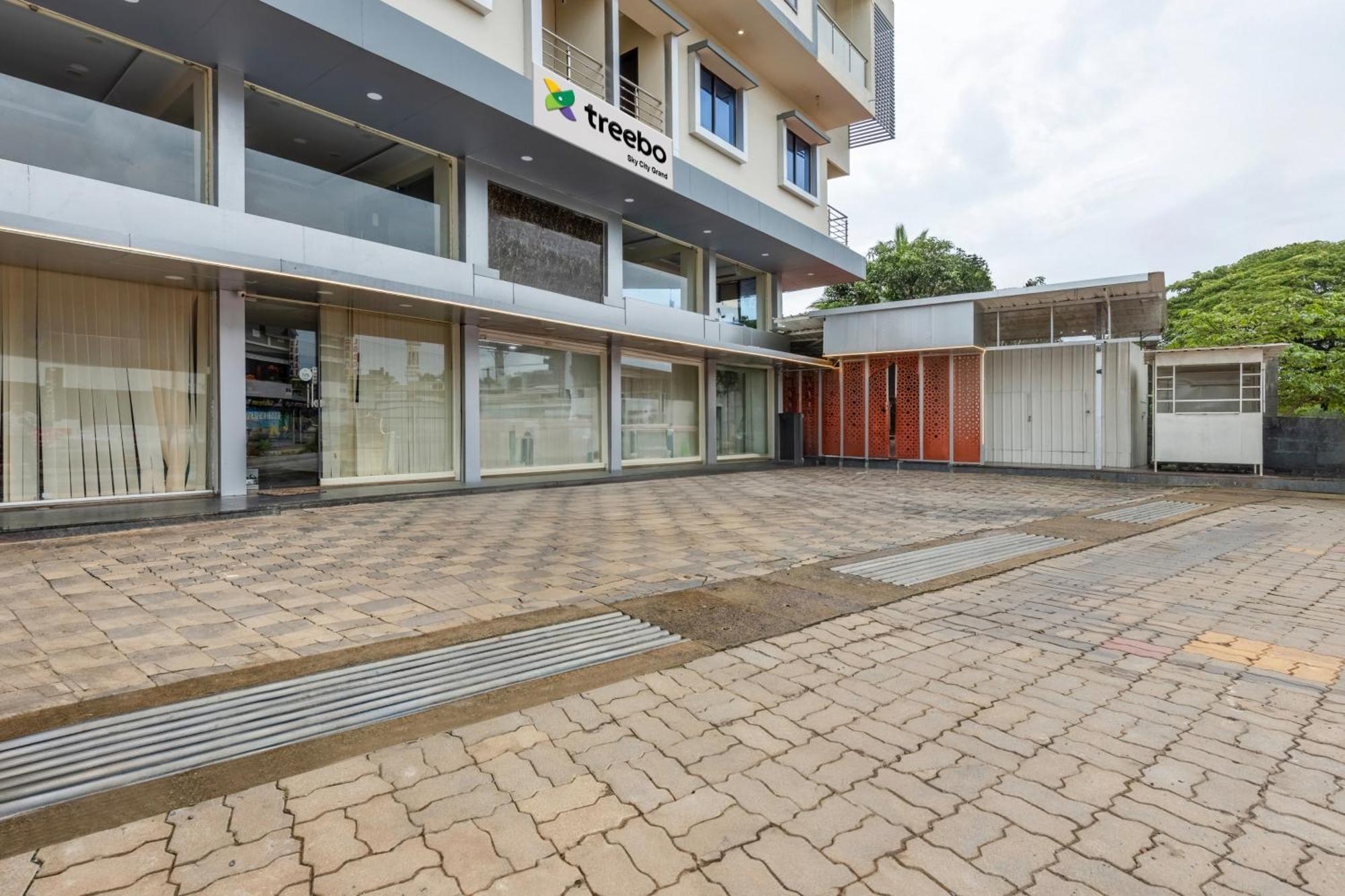 Treebo Sky City Grand, 5 Min From Mangalore Airport Luaran gambar
